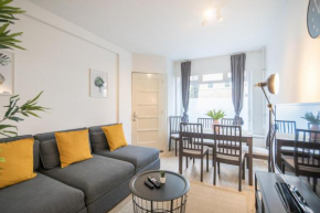 Stylish 2 Room Apartment +new bathroom & kitchen